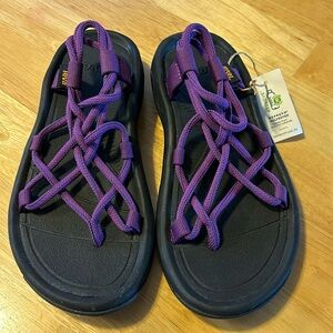 Teva Women's Hurricane XLT Infinity Sandals.